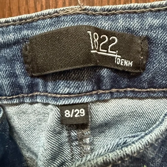 1822 Women's Distressed Skinny Blue Jeans size 8/29 - Picture 3 of 14